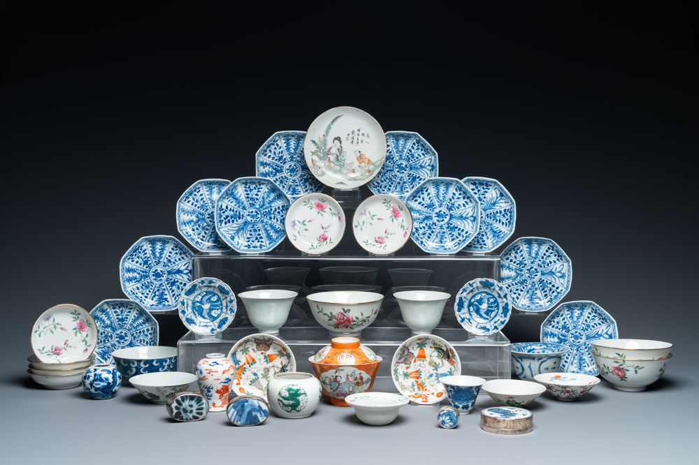 Een uitgebreide en diverse collectie Chinees porselein, Kangxi en later