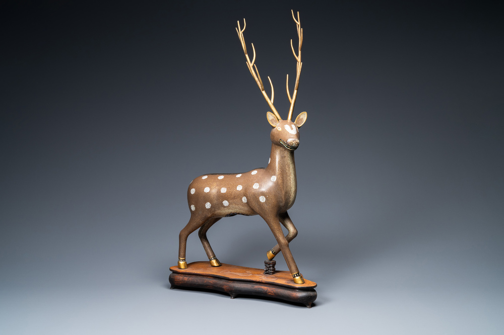 A Chinese cloisonn&eacute; model of a deer, 19/20th C.