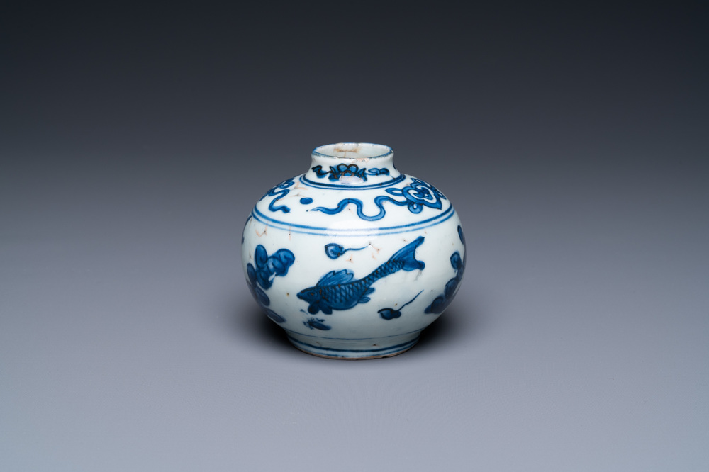 A Chinese blue and white 'carps' vase, Wanli