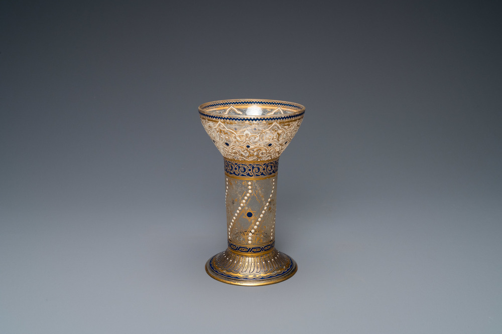 J. &amp; L. Lobmeyr, Vienne, fin du 19&egrave;me: Un gobelet en verre &eacute;maill&eacute; de style islamique ou mamelouk