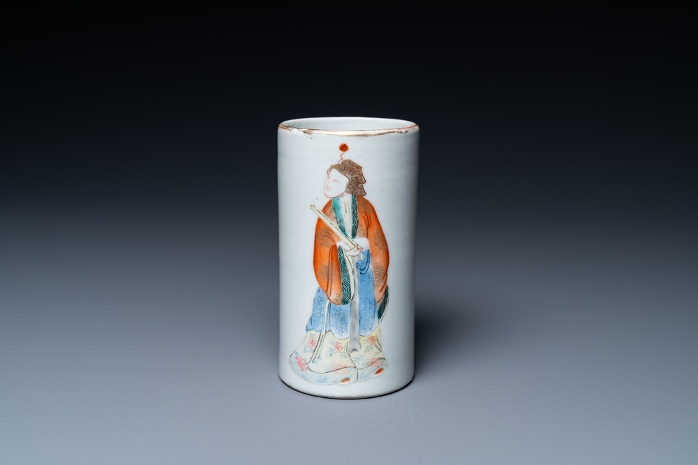 Een Chinese famille rose 'Wu Shuang Pu' penselenbeker, Yongzheng merk, 19e eeuw
