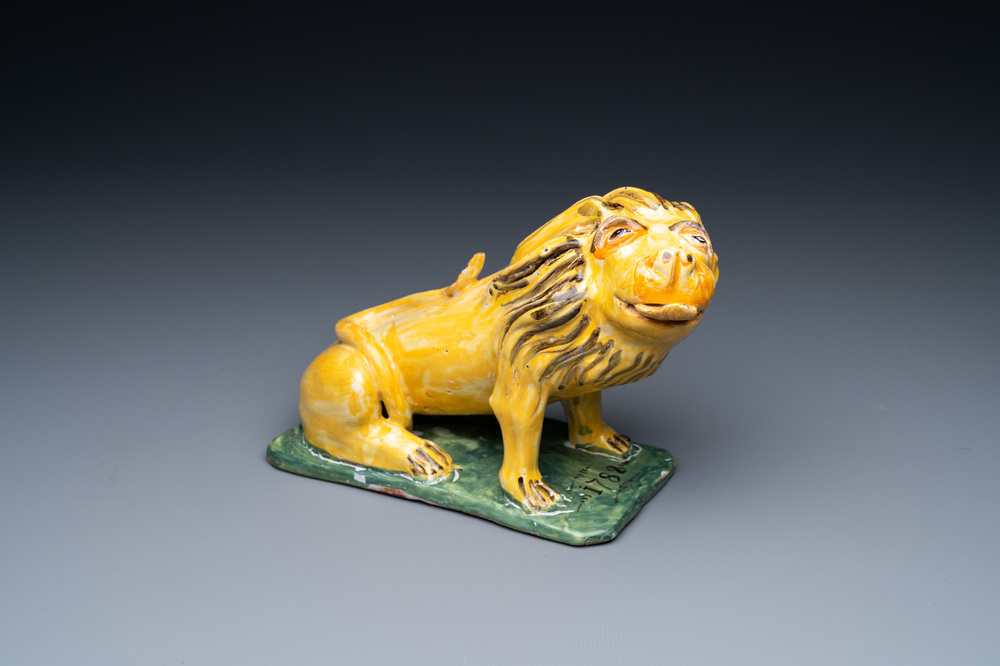 Un 'Lion de Brabant' en fa&iuml;ence polychrome de Bruxelles, dat&eacute; 1788