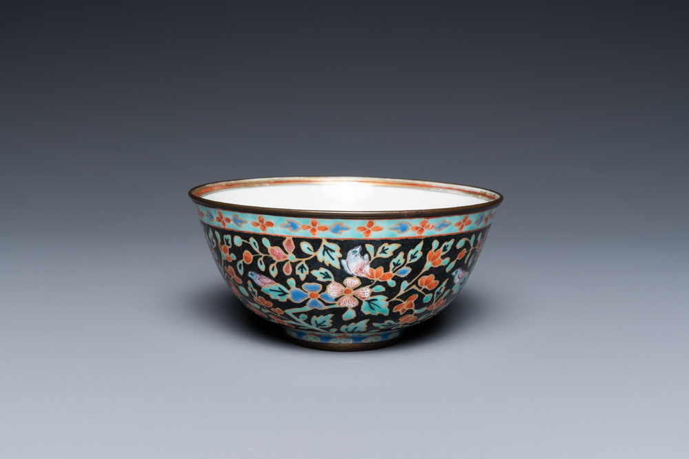 A Chinese Bencharong bowl for the Thai market, 19th C.