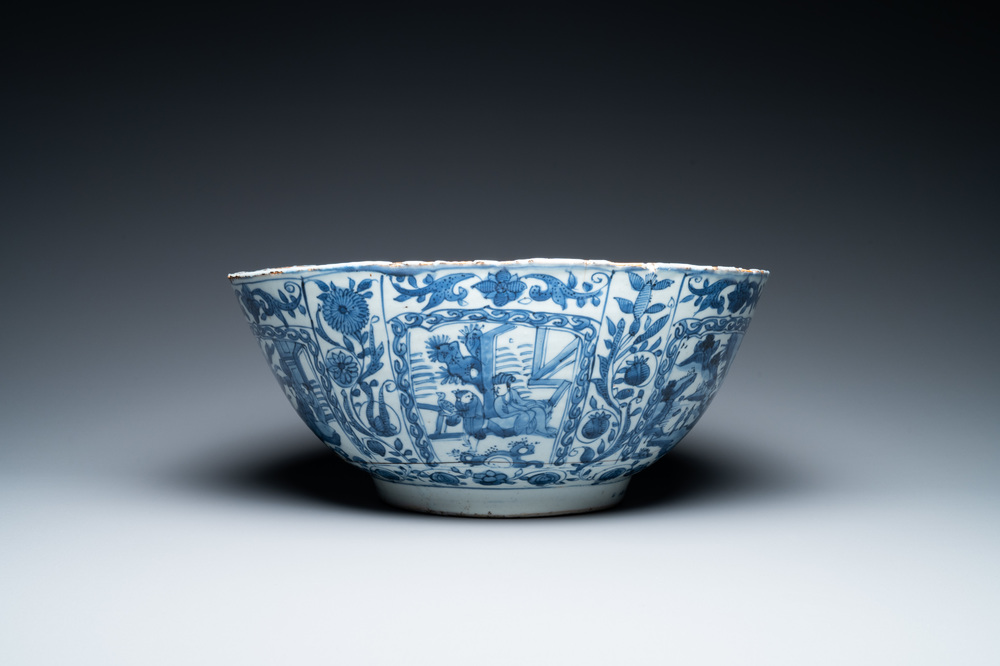 Un grand bol de type kraak en porcelaine de Chine en bleu et blanc, Wanli