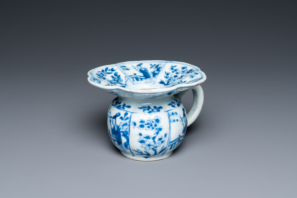 A Chinese blue and white spittoon, Kangxi
