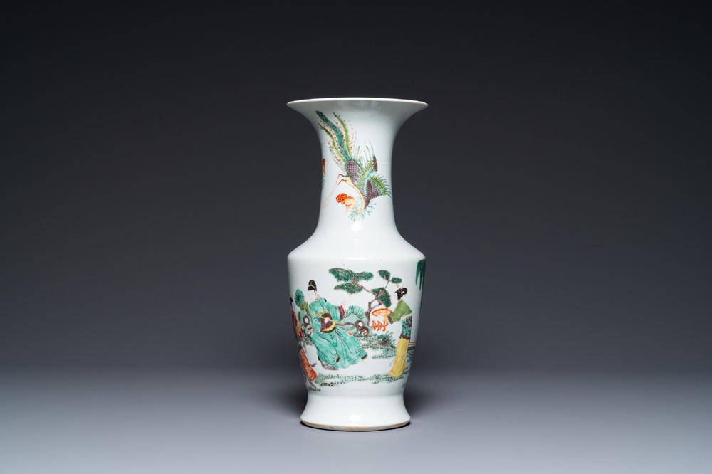 A Chinese famille rose vase with narrative design, 18/19th C.