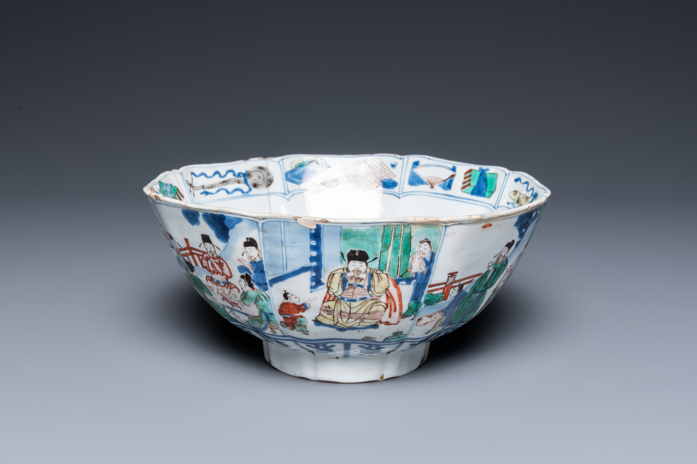A Chinese famille verte bowl, Chenghua mark, Kangxi