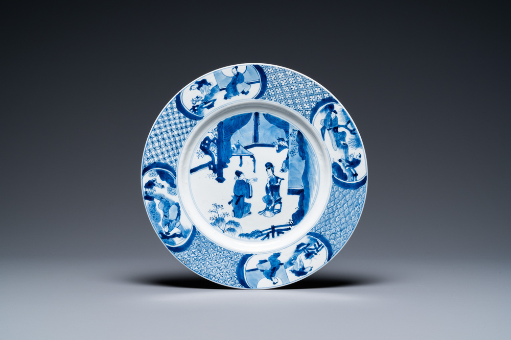 Een Chinese blauw-witte schotel, Kangxi merk en periode