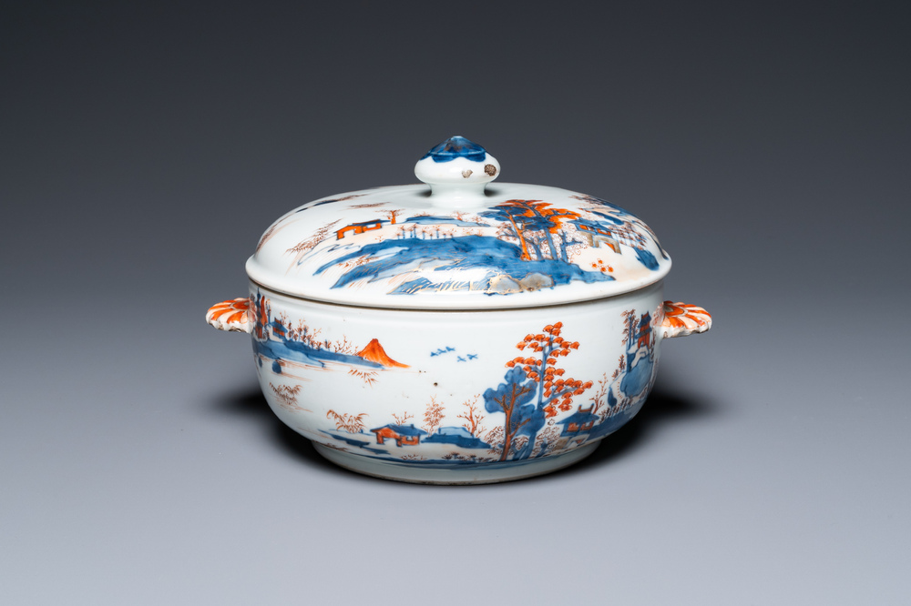 A Chinese Imari-style round tureen and cover, Qianlong