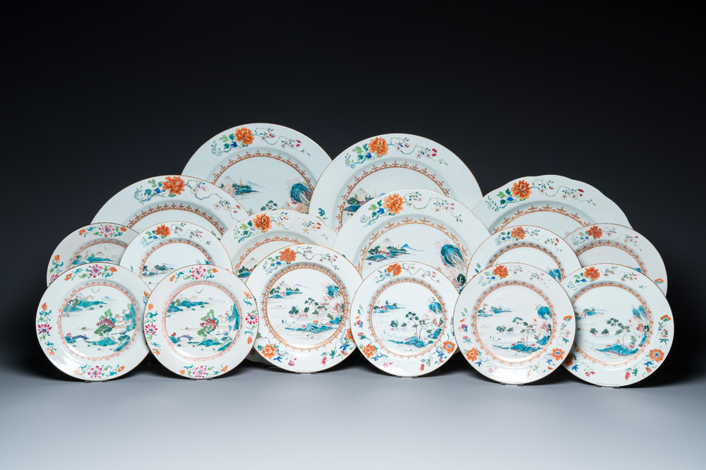 Seize plats en porcelaine de Chine famille rose &agrave; d&eacute;cor de paysages, Qianlong