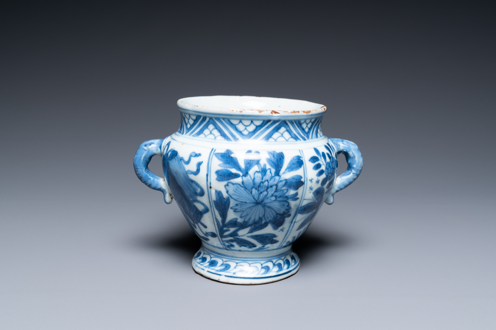 A rare Chinese blue and white kraak porcelain two-handled jarlet on foot, Wanli