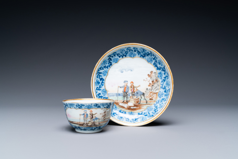 Une tasse et soucoupe en porcelaine de Chine d'exportation &agrave; d&eacute;cor d'un marchand de harengs, Qianlong