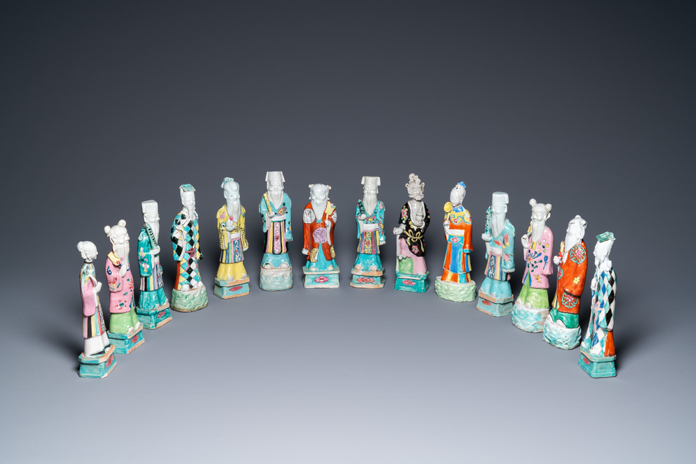 Quatorze figures d'immortels en porcelaine de Chine famille rose, Qianlong/Jiaqing
