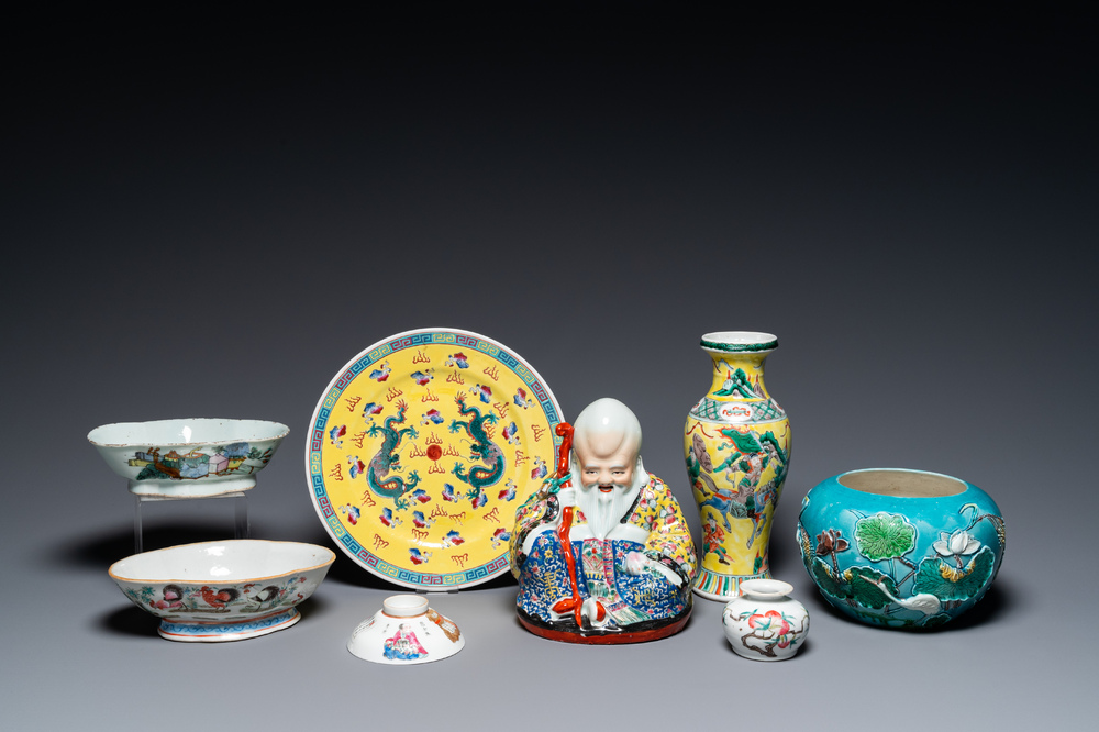 Collection vari&eacute;e en porcelaine de Chine famille rose et qianjiang cai, 19/20&egrave;me