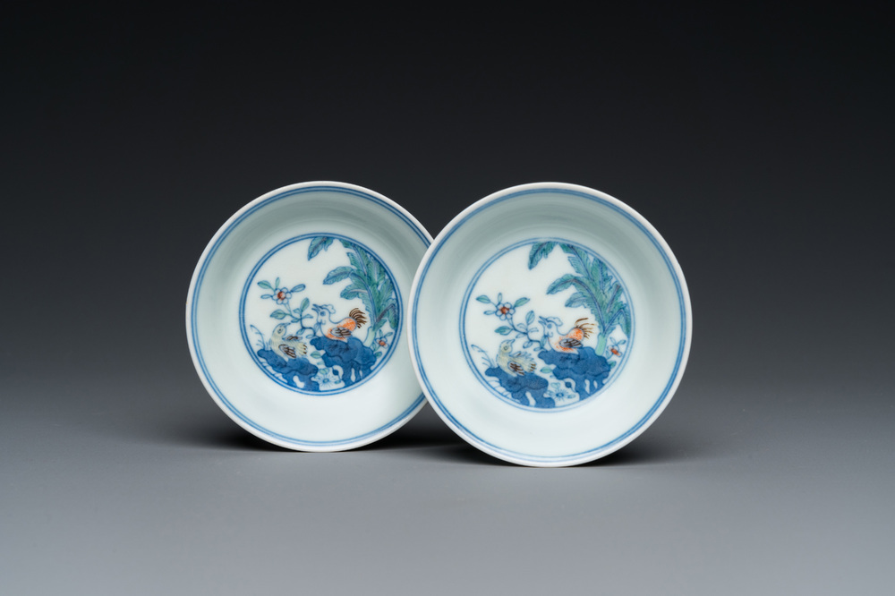 A pair of Chinese doucai chicken bowls, Cai Hua Tang Zhi 彩華堂製 hallmark, Qianlong
