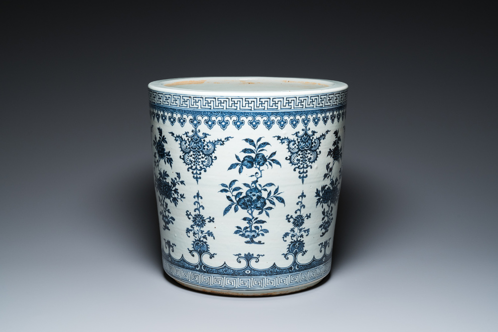 A fine Chinese blue and white 'sanduo' jardini&egrave;re, Qianlong