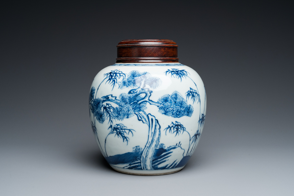 Een Chinese blauw-witte 'drie vrienden van de winter' pot, Kangxi
