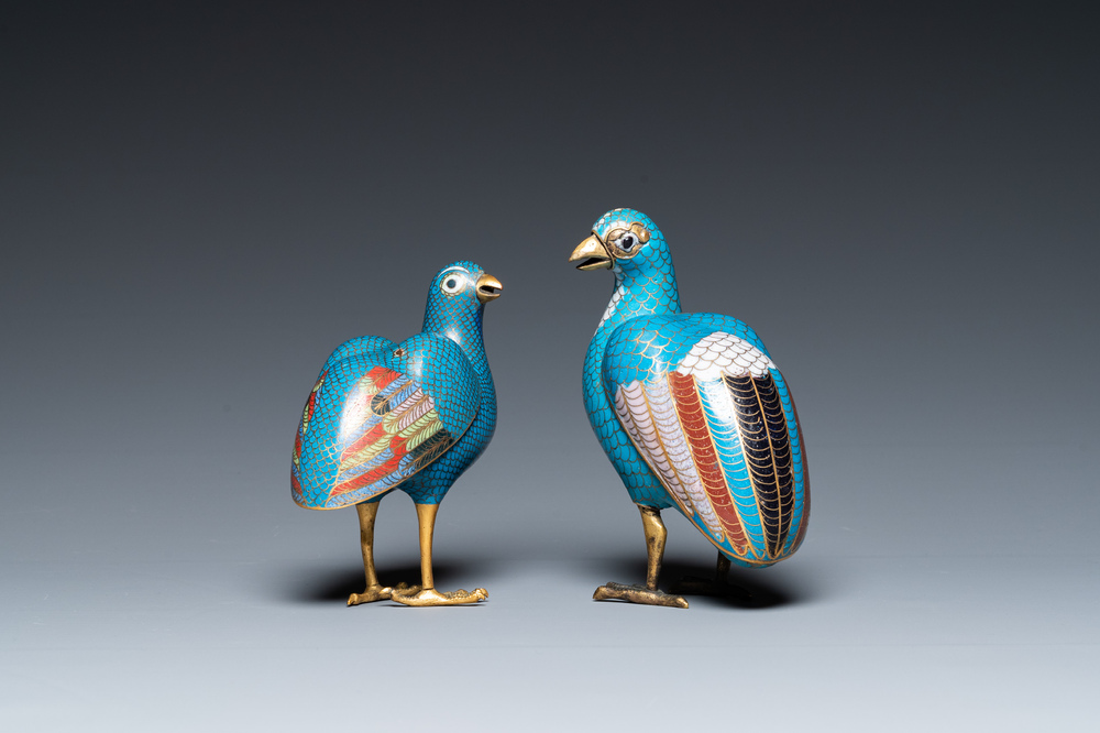 Deux bo&icirc;tes couvertes en forme de cailles en &eacute;maux cloisonn&eacute;s, Chine, Qing