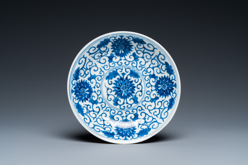Assiette en porcelaine de Chine en bleu et blanc, marque et &eacute;poque de Guangxu