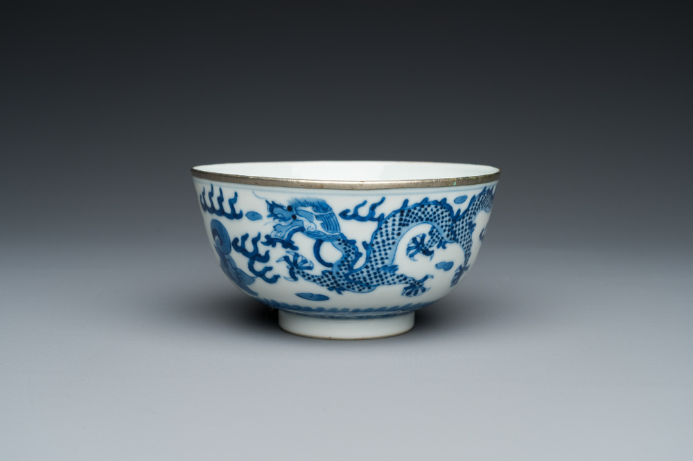 A Chinese blue and white 'Bleu de Hue' bowl for the Vietnamese court in Huế, Thieu Tri and Minh Mang 紹治明命 mark, 19th C.