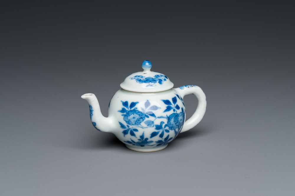 A Chinese blue and white miniature teapot and cover, Kangxi