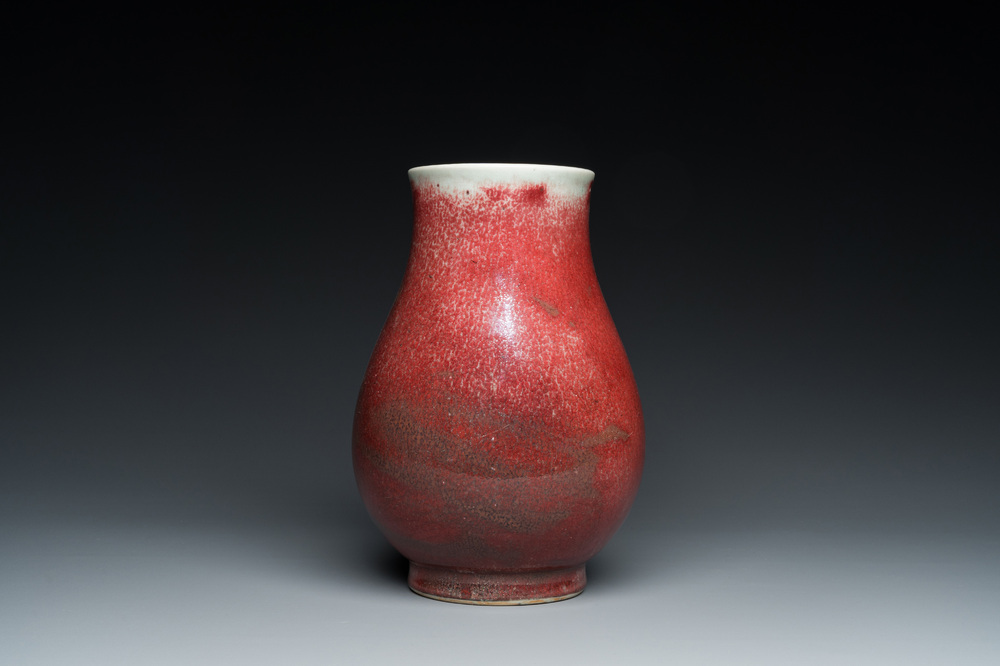 Vase de forme 'hu' en porcelaine de Chine &agrave; &eacute;mail langyao, R&eacute;publique