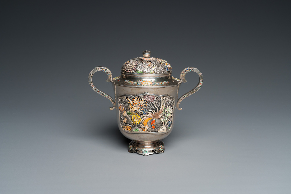 Hiratsuka Mohei (Japon, 1836-?, attribu&eacute; &agrave;): Br&ucirc;le-parfum de type 'koro' en argent &eacute;maill&eacute; et ajour&eacute;, Meiji, 19&egrave;me