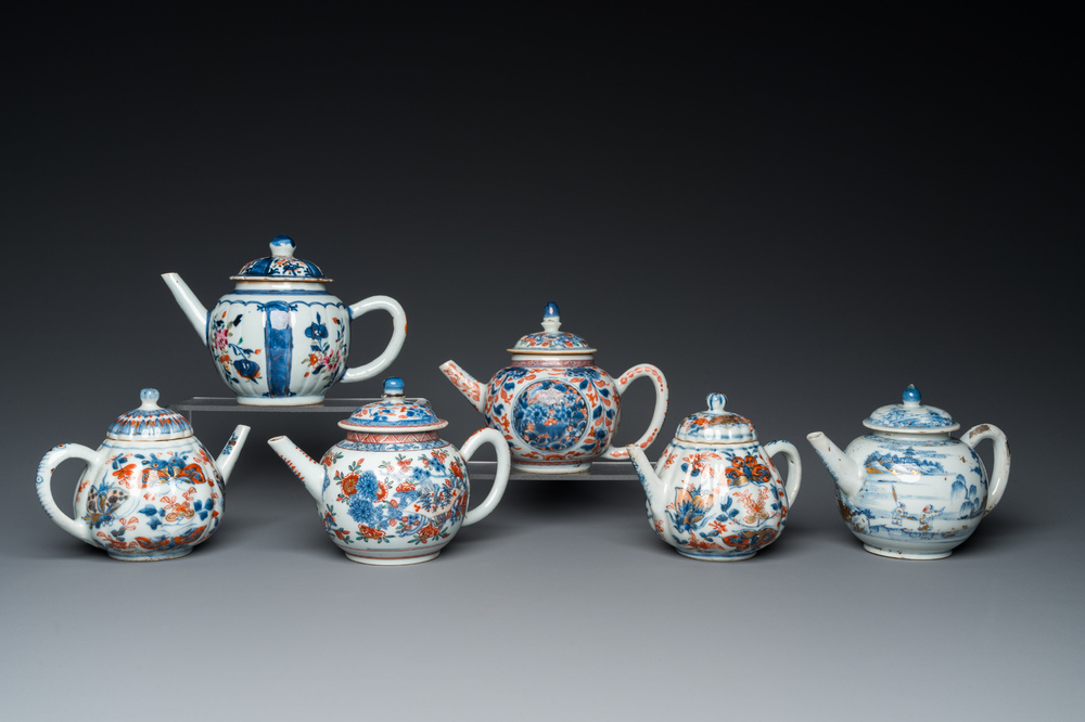 Six th&eacute;i&egrave;res en porcelaine de Chine en bleu et blanc, famille verte et de style Imari, Kangxi/Yongzheng