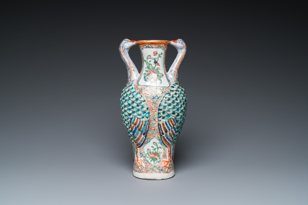 An unusual Chinese Canton famille rose 'cranes' vase, 19th C.