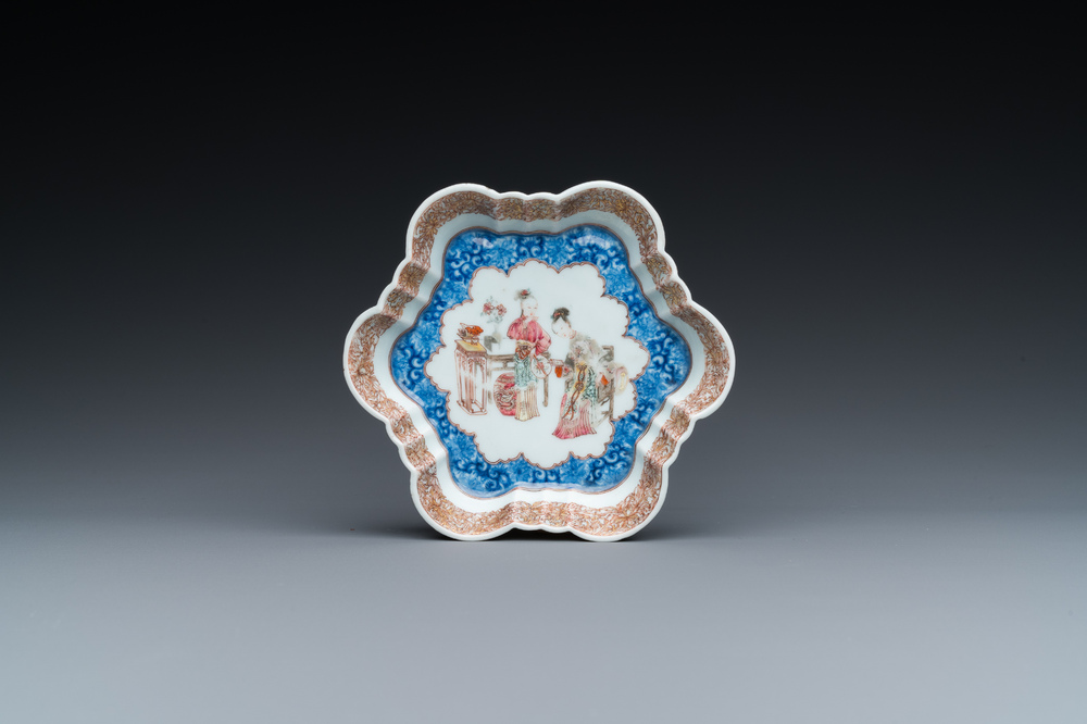 Support de th&eacute;i&egrave;re en porcelaine de Chine famille rose, Yongzheng/Qianlong