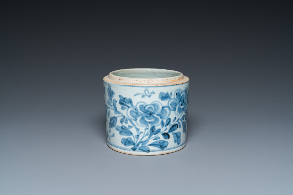 A Korean blue and white jar with floral design and calligraphy, Joseon, 18th C.