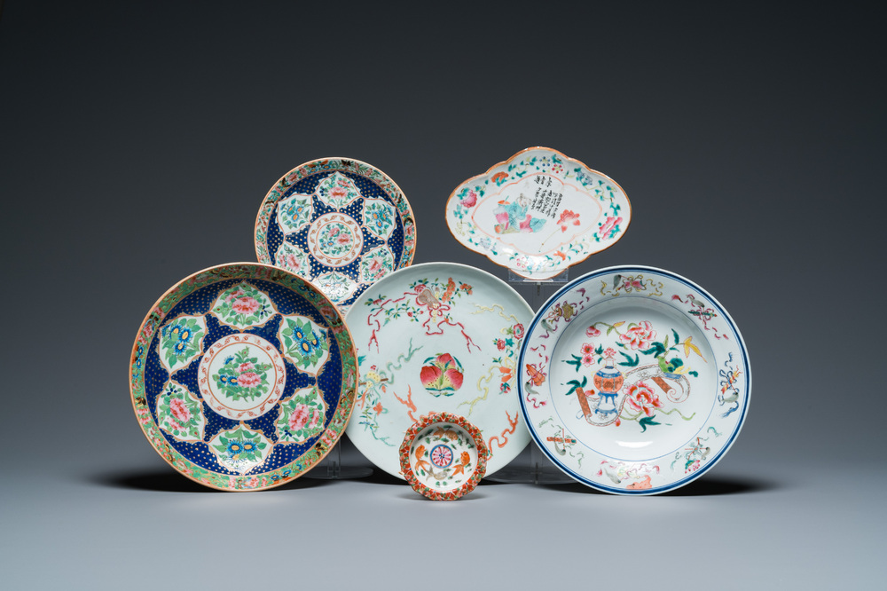 Four Chinese famille rose dishes and two bowls, 19/20th C.