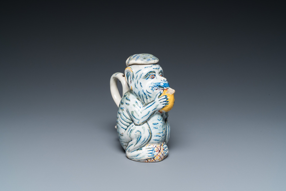 Pichet en forme de singe en fa&iuml;ence polychrome de Delft, 18&egrave;me