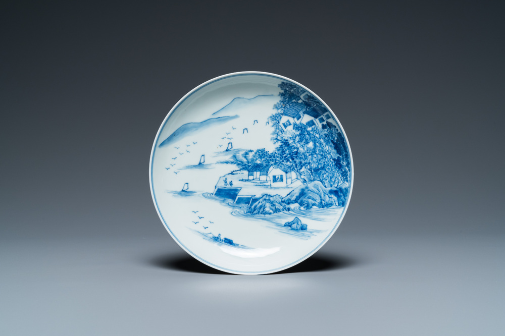 Assiette en porcelaine de Chine en bleu et blanc, marque et &eacute;poque de Daoguang