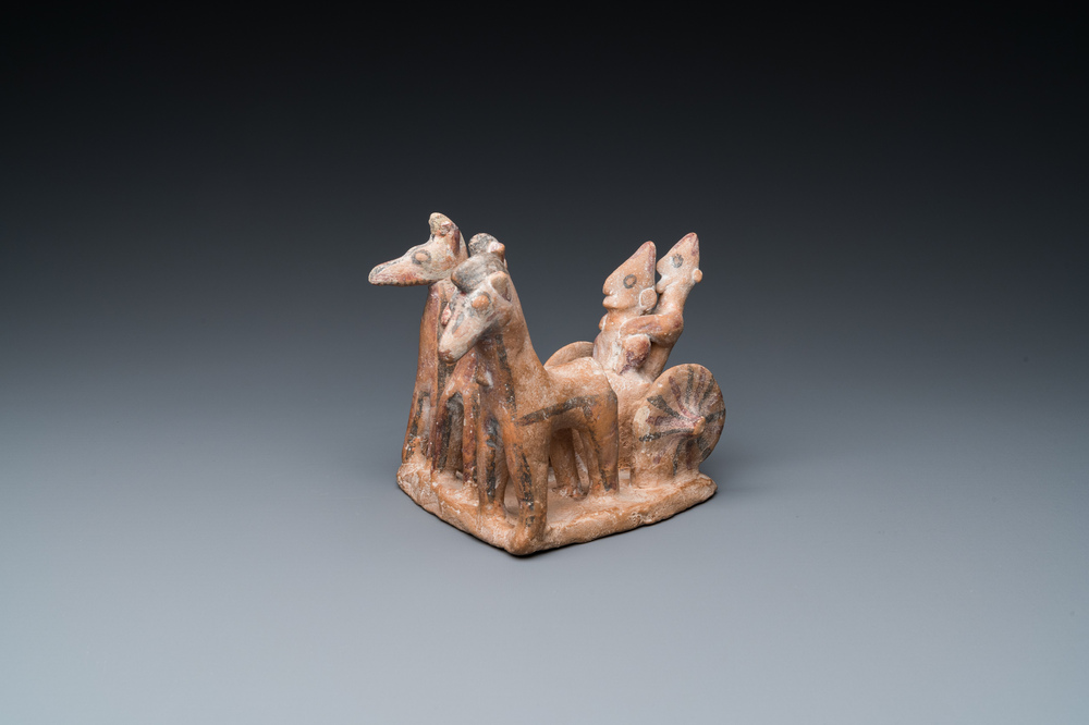 Groupe en terre cuite peinte figurant une cal&egrave;che aux chevaux, Chypre, ca. 8&egrave;me av. J.-C.