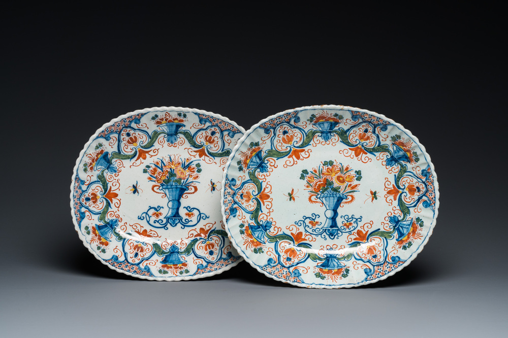 A pair of polychrome Dutch Delft lobed oval dishes, 1st quarter 18th C.