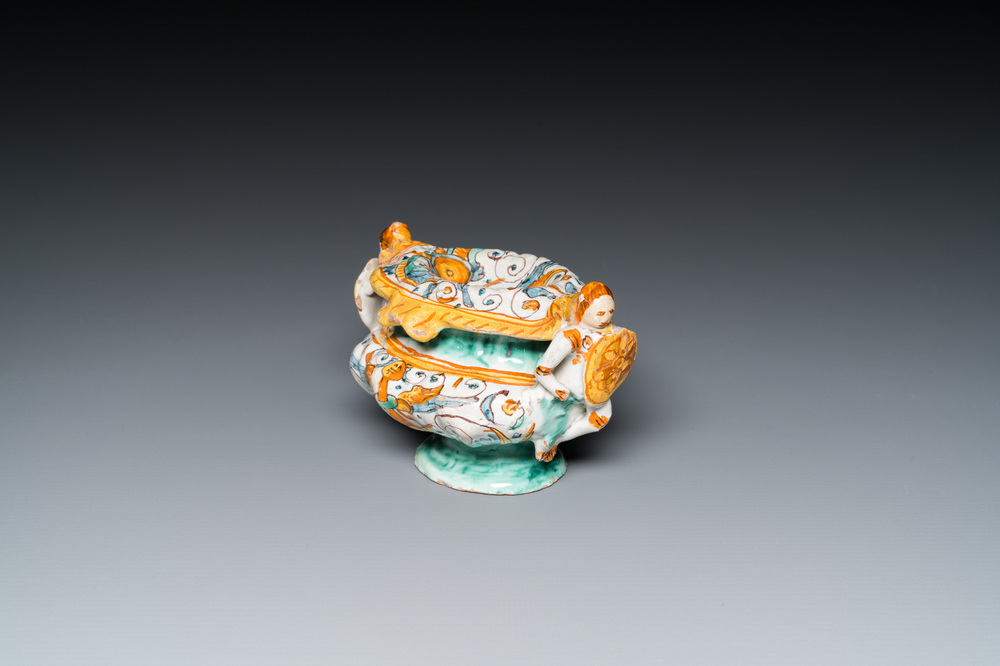 A polychrome Italian maiolica salt, Deruta, 17th C.