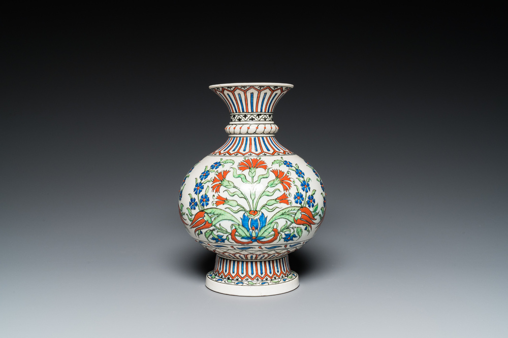 Vase de style Iznik, Samson, France, 19&egrave;me