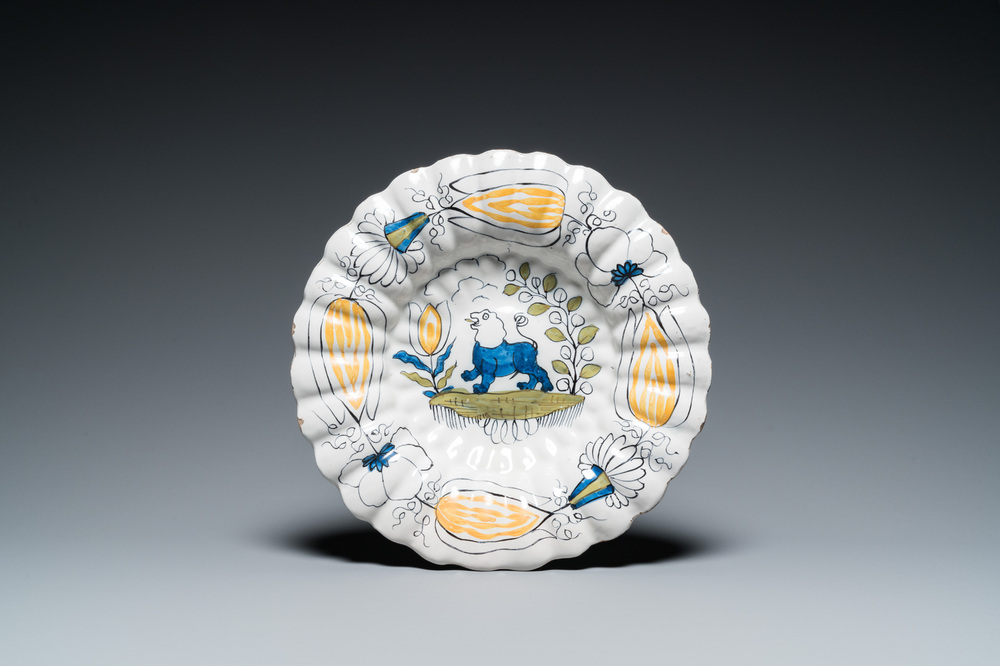 A polychrome Dutch Delft lobed 'lion' dish, late 17th C.