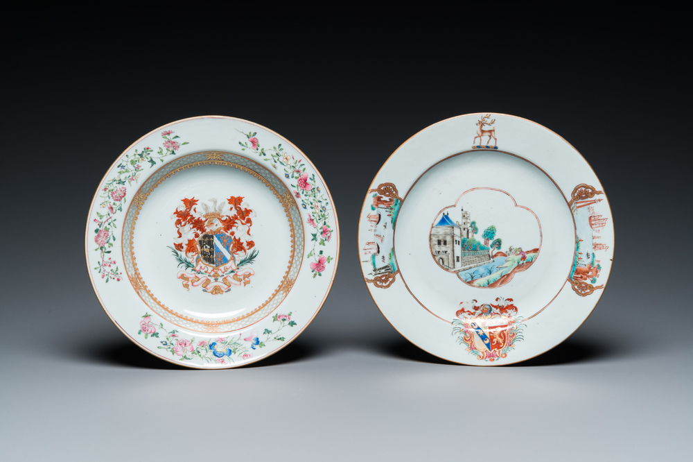Twee Chinese famille rose wapenborden, Yongzheng/Qianlong