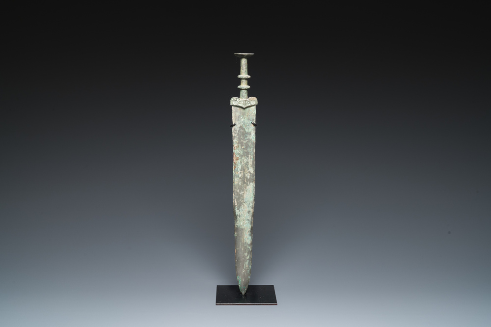 Een Chinees bronzen zwaard, Periode der Strijdende Staten, 5/4e eeuw v.C.