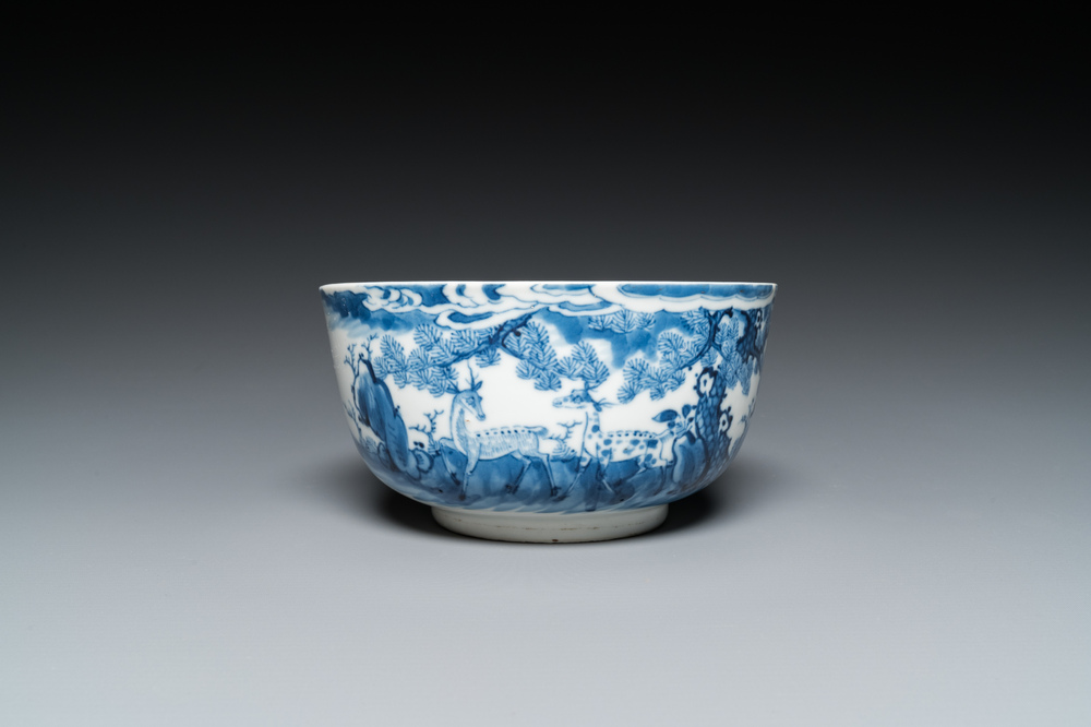 Een Chinese blauw-witte 'Bleu de Hue' kom voor de Vietnamese markt, Nhuroc Tham Tran Tang merk, 19e eeuw