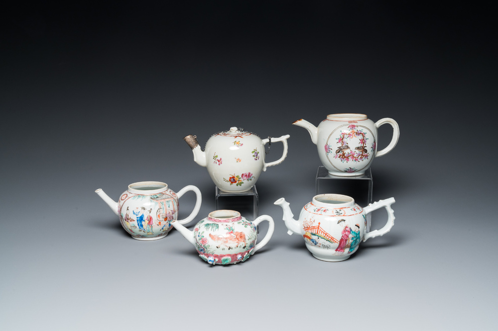 Cinq th&eacute;i&egrave;res en porcelaine de Chine famille rose, Yongzheng/Qianlong