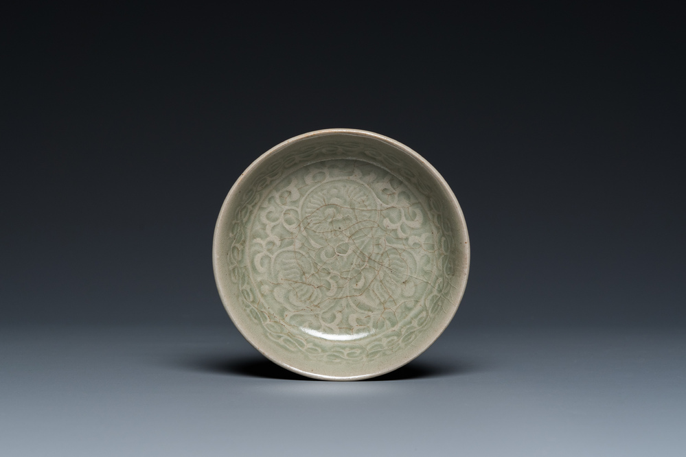 Een Chinese Yaozhou celadon kom, Song of later
