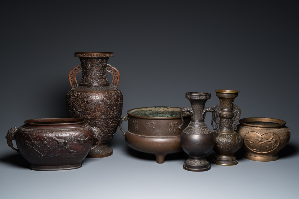 Six Japanese bronze vases and censers, Edo/Meiji, 18/19th C.