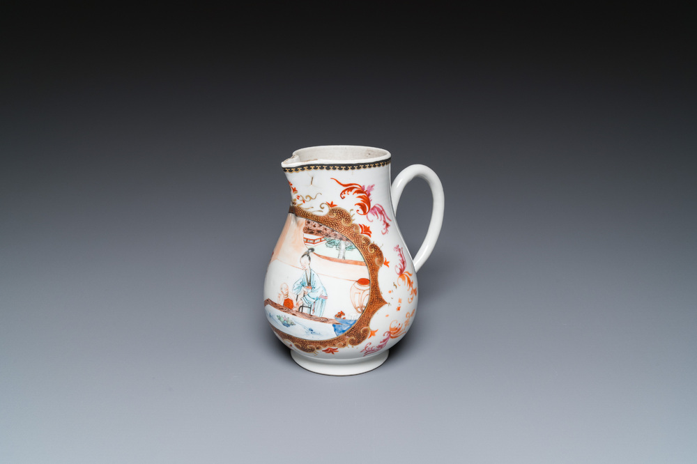 Verseuse en porcelaine de Chine famille rose &agrave; d&eacute;cor d'une dame avec un enfant, Yongzheng/Qianlong
