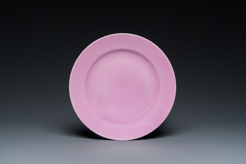 A Chinese monochrome pink-glazed plate, Jing Yuan Tang Zhi 静远堂製 mark, 19th C.