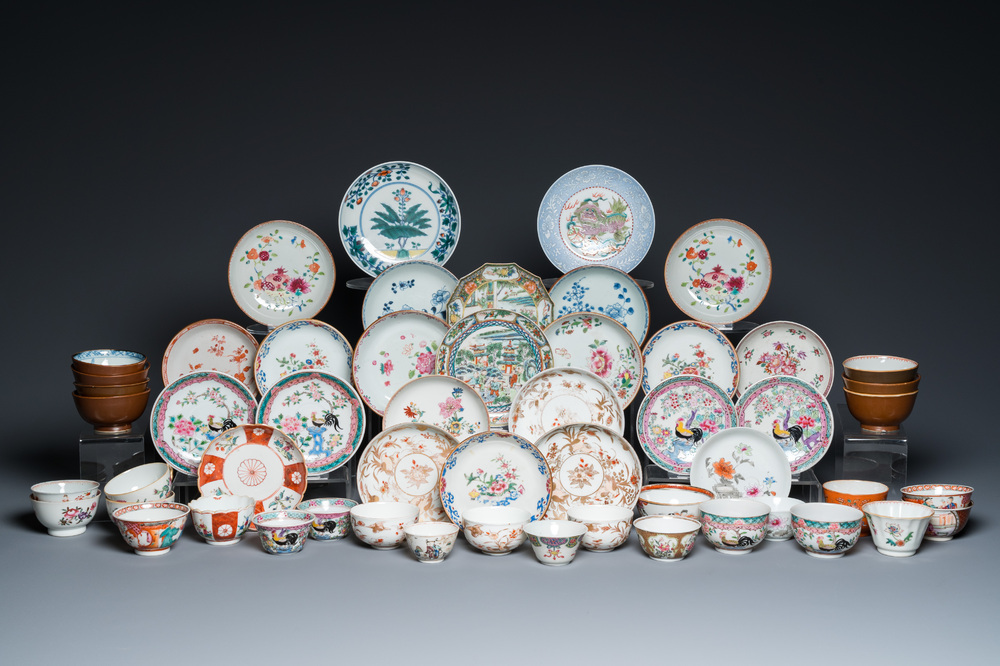 Een diverse collectie Chinese borden, koppen en schotels, Kangxi en later