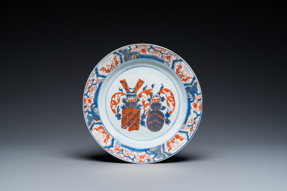 Een Chinees Imari-stijl wapenbord, Kangxi