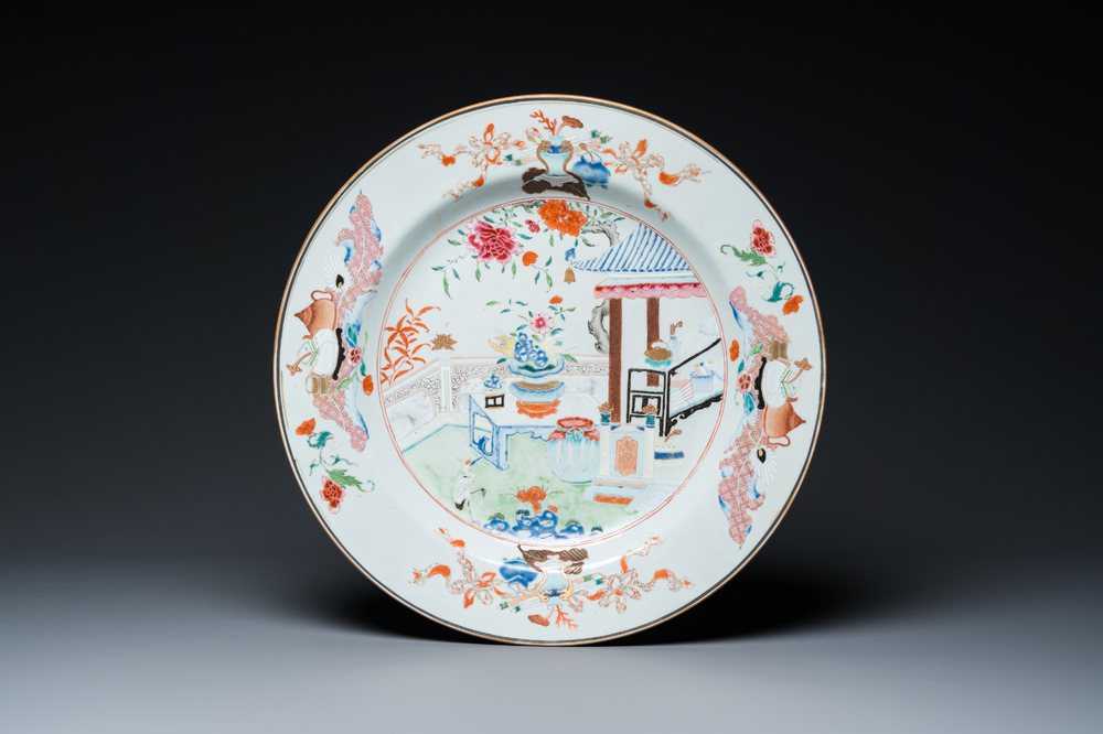 A Chinese famille rose 'antiquities' dish, Yongzheng/Qianlong